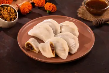 Gur narkel Misti pithe